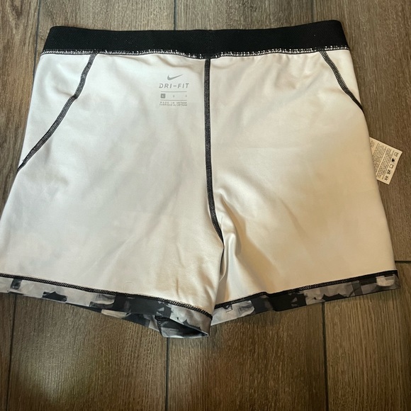 COPY - NIKE PROS - Picture 4 of 6